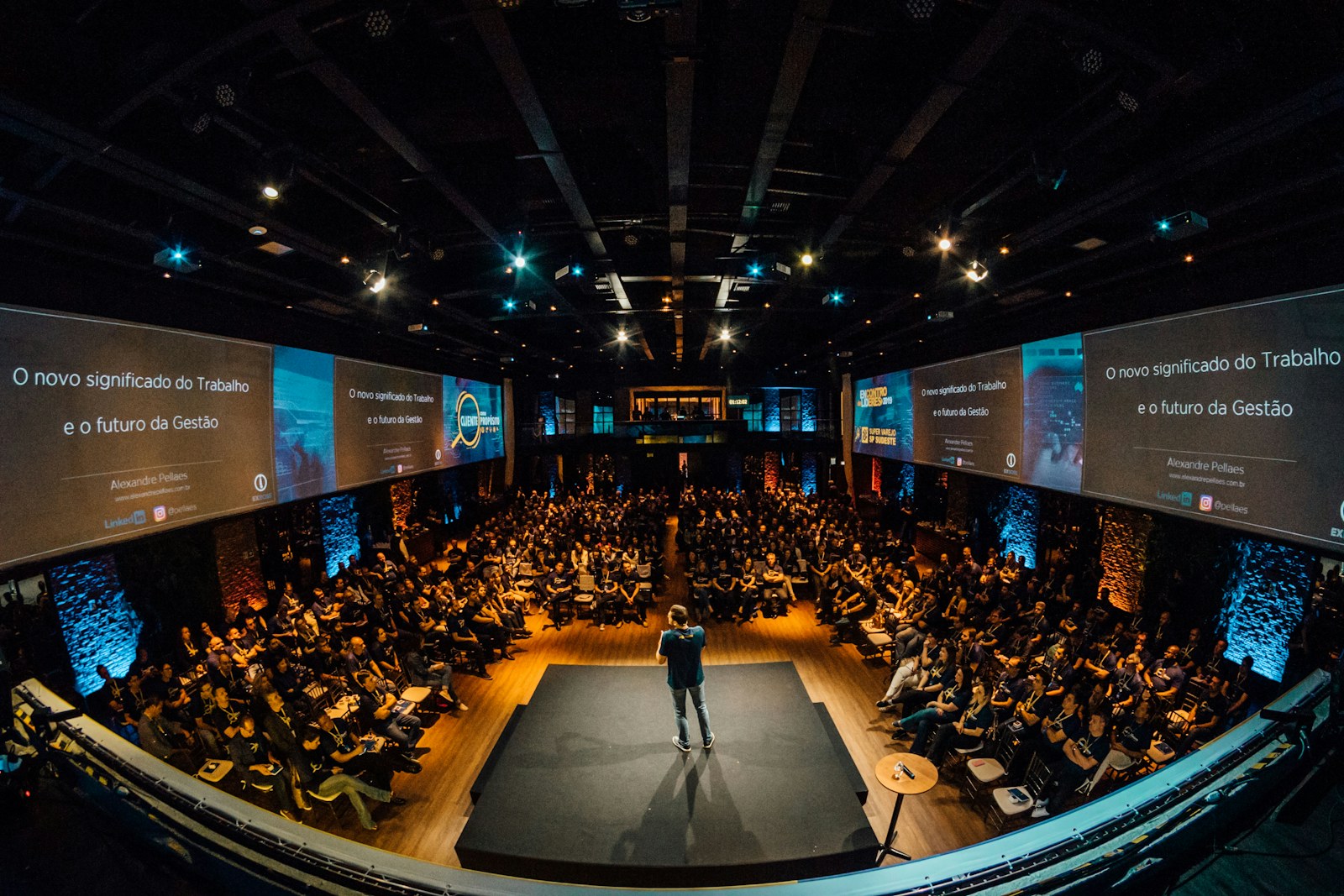 Escenario de comunicación, prensa y medios