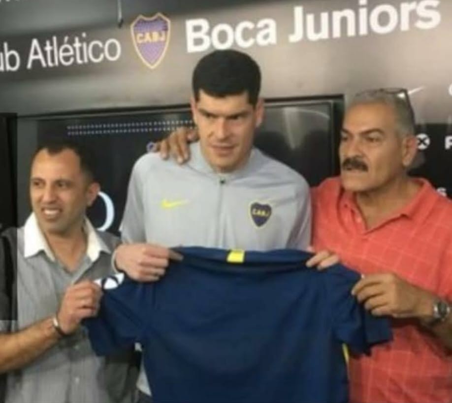 Oscar Vallejo Duarte durante un encuentro vinculado al fútbol internacional